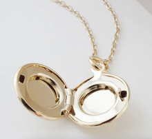Load image into Gallery viewer, Gold Keepsake Locket Necklace
